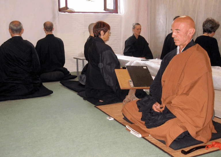 La diligence révèle le Dharma